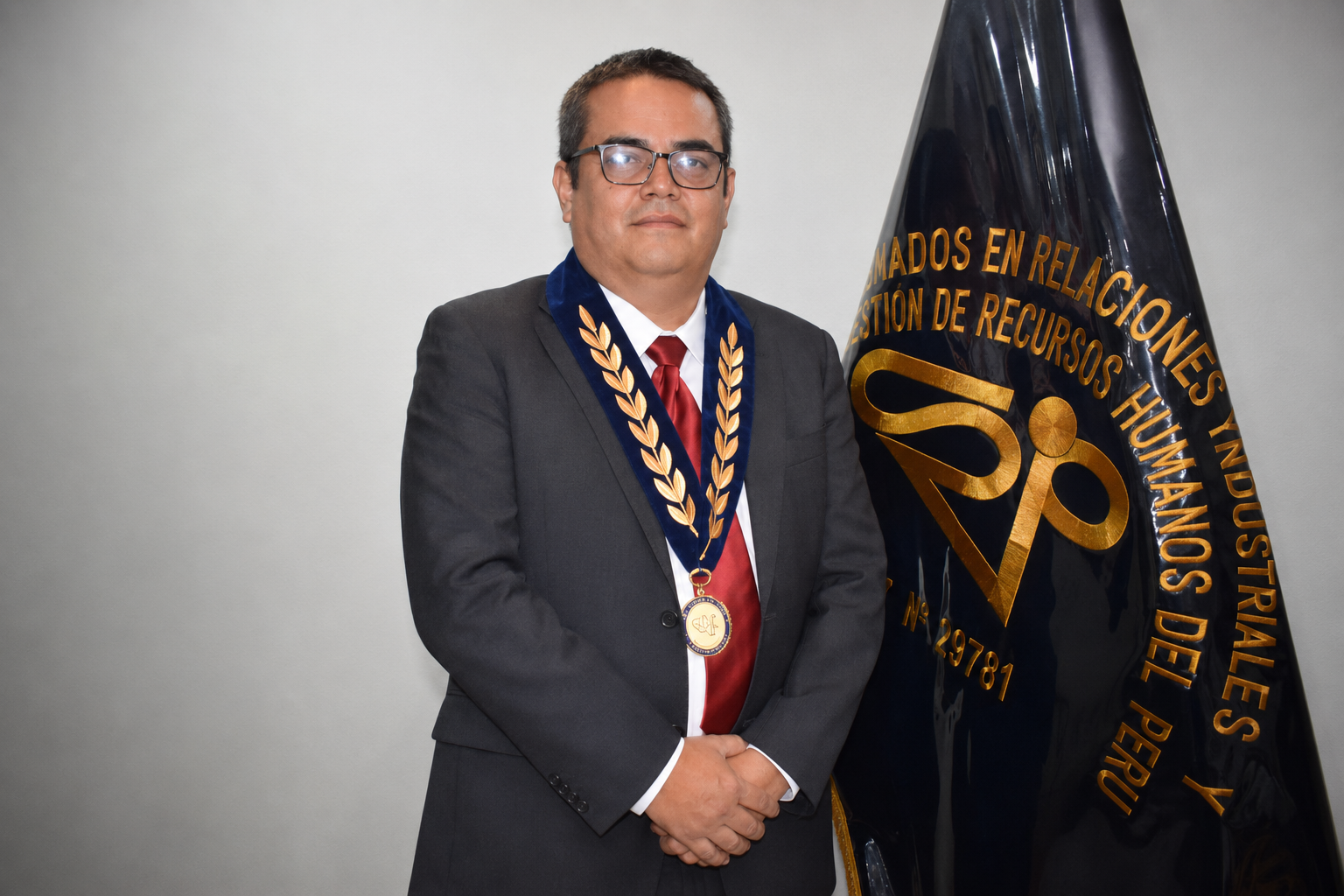 LIC. EDWARD JOHN BROPHY CAZENEUVE, Director de Relaciones Públicas Nacional